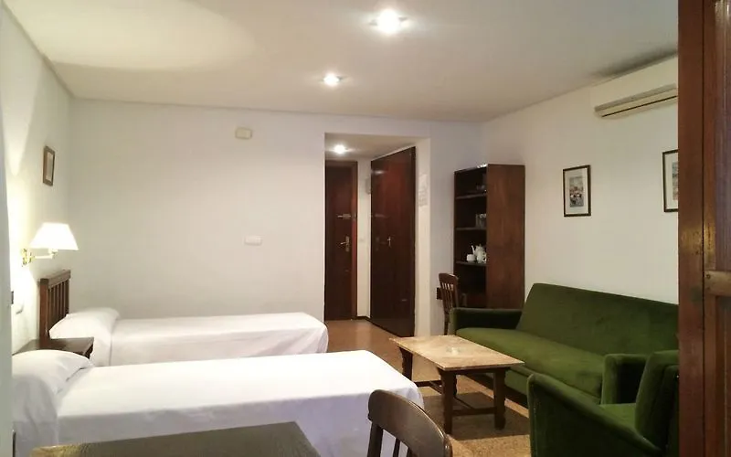 Apartamentos La Nogalera Torremolinos 0*,  Espanha